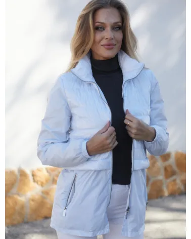 Blaue Steppjacke mit Kapuze