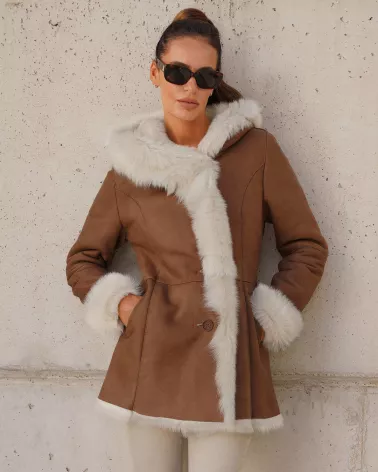 Sale | Camel short sheepskin coat with a hood