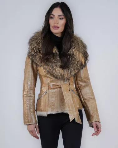 Sale | Beige short sheepskin coat