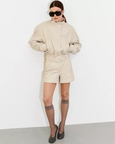 Spodenki skórzane w kolorze ivory