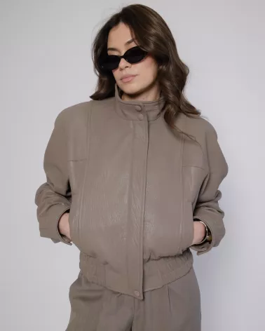 Taupefarbene Lederbomberjacke