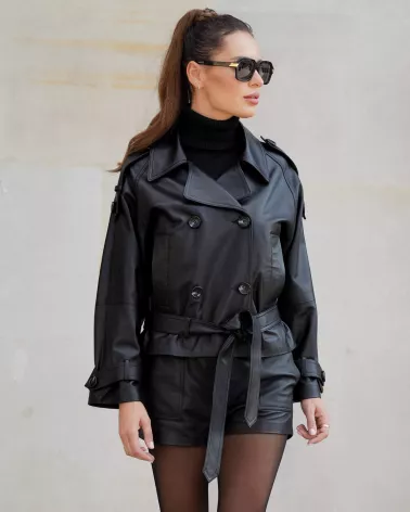 Schwarze Lederjacke mit separatem Gürtel