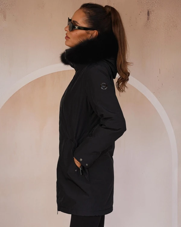 wodoodporna-czarna-kurtka-typu-parka