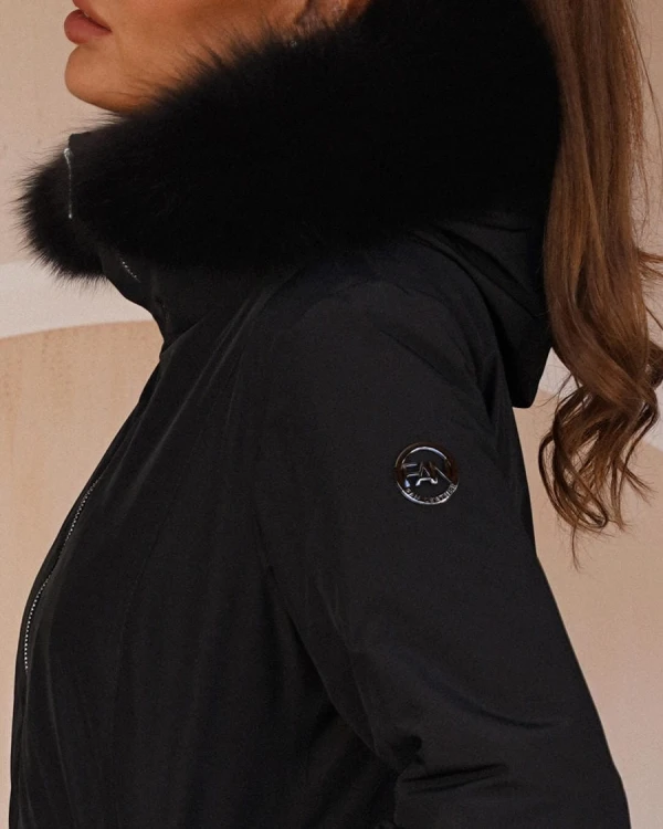 wodoodporna-czarna-kurtka-typu-parka