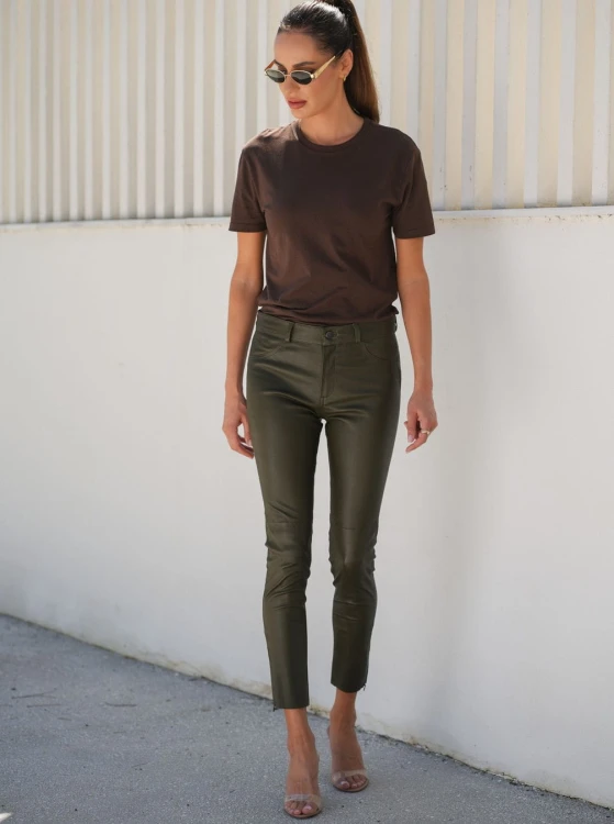 spodnie-skorzane-typu-slim-w-kolorze-khaki