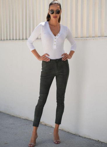 spodnie-skorzane-typu-slim-w-kolorze-khaki