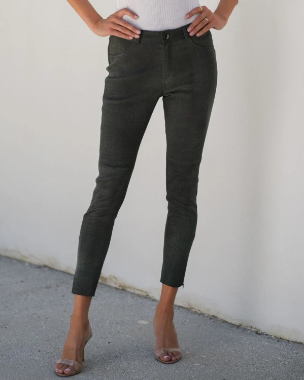 spodnie-skorzane-typu-slim-w-kolorze-khaki