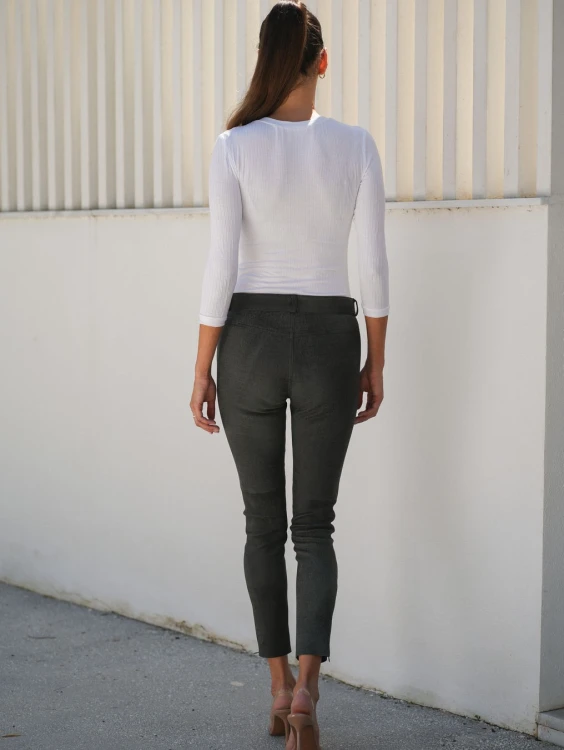 spodnie-skorzane-typu-slim-w-kolorze-khaki