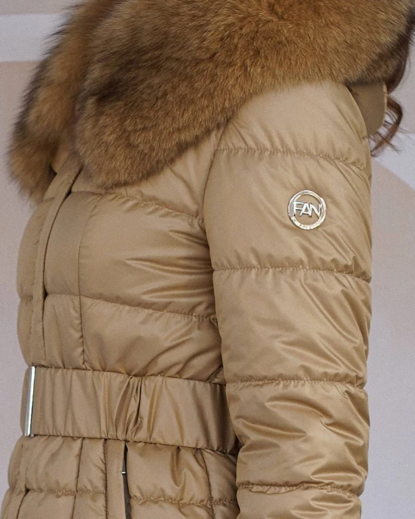 kurtka-puchowa-z-kapturem-w-kolorze-camel