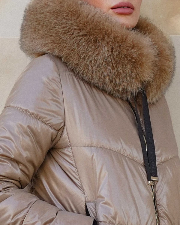 kurtka-puchowa-z-kapturem-w-kolorze-camel