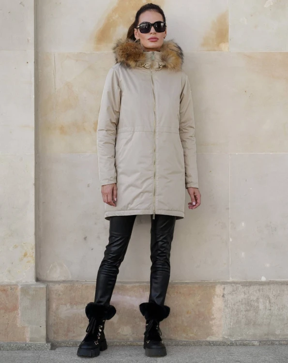 wodoodporna-bezowa-kurtka-typu-parka