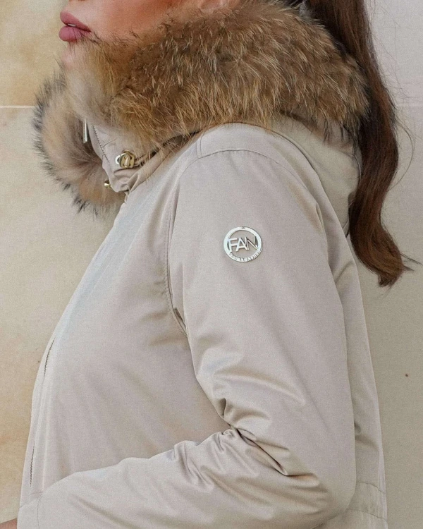 wodoodporna-bezowa-kurtka-typu-parka